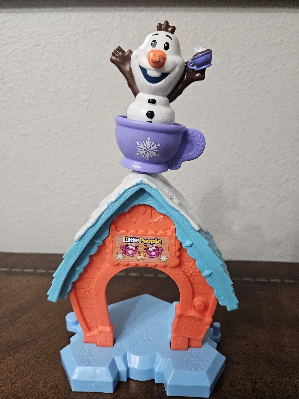 Fisher-Price Little People Olaf in Purple Teacup Playset